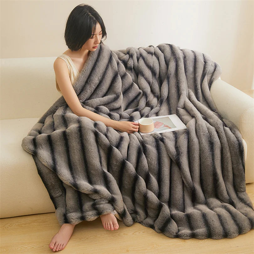 Faux Rabbit Fur Thickened Throw Blanket