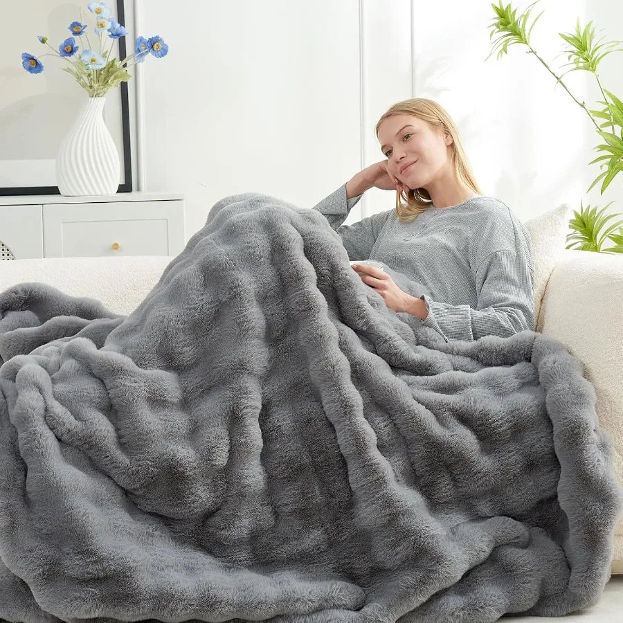 Faux Fur Throw Blanket for Light Grey
